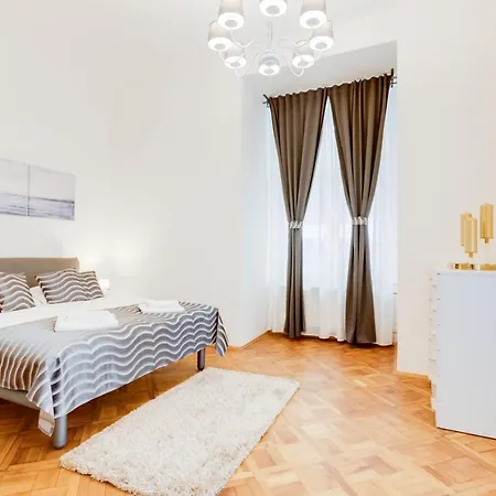 Wenceslass Square Royal Residence Apartments Prague Exterior photo