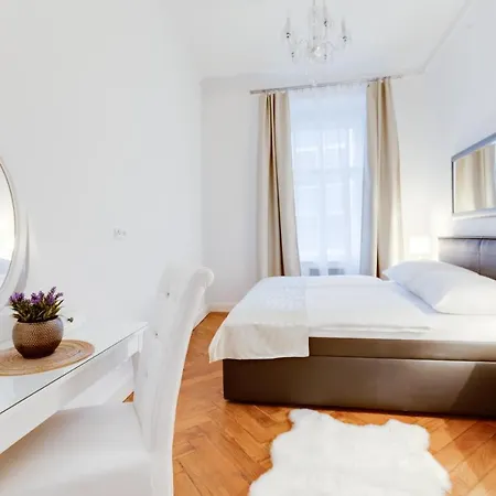 Wenceslass Square Royal Residence Apartments Prague Exterior photo