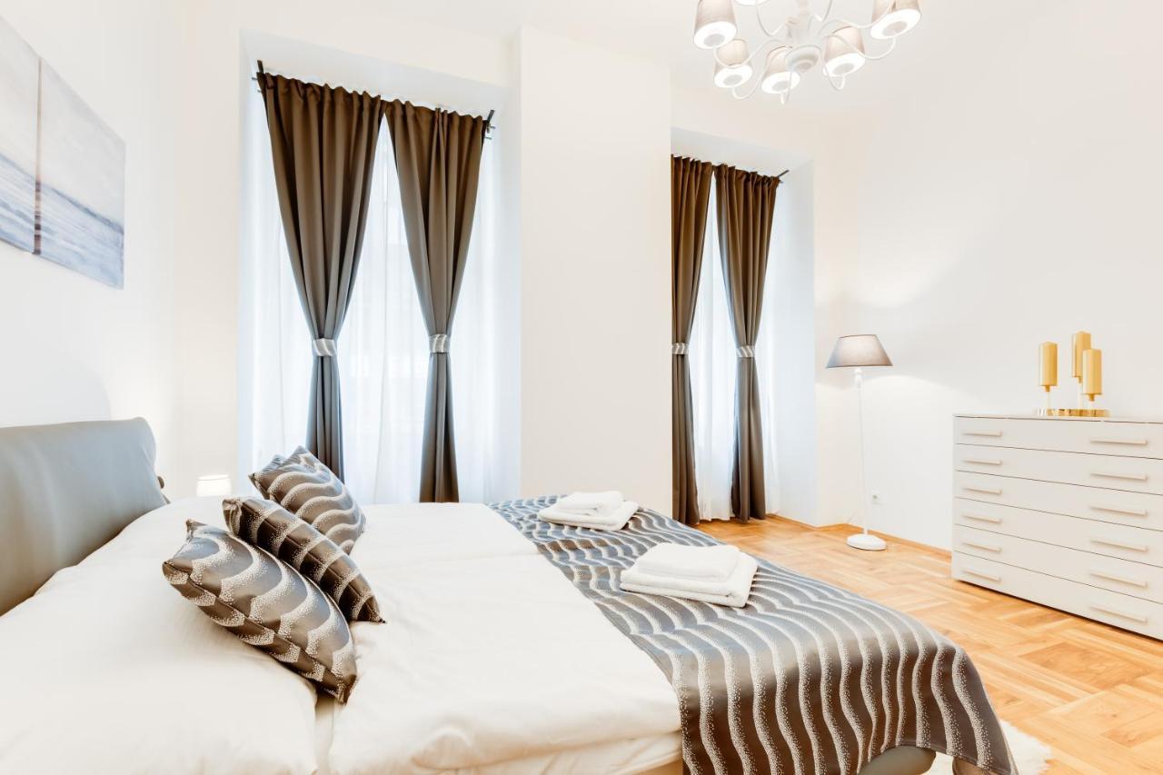 Apartment Wenceslass Square Royal