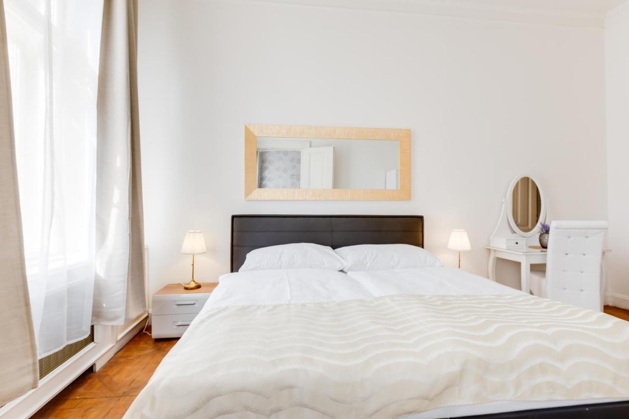 Wenceslass Square Royal Apartment Prague