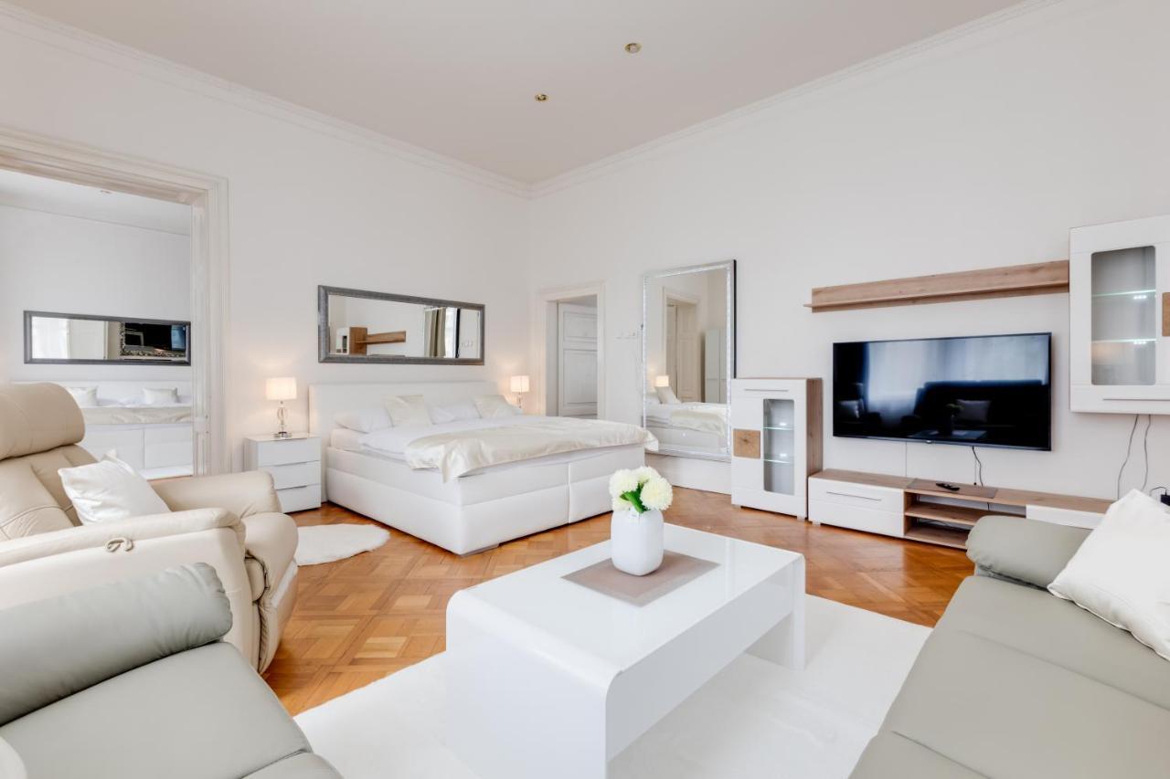 Wenceslass Square Royal Apartment *